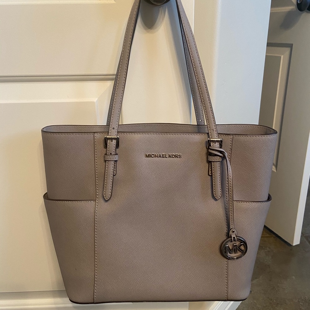 Michael Kors Jet Set Tote